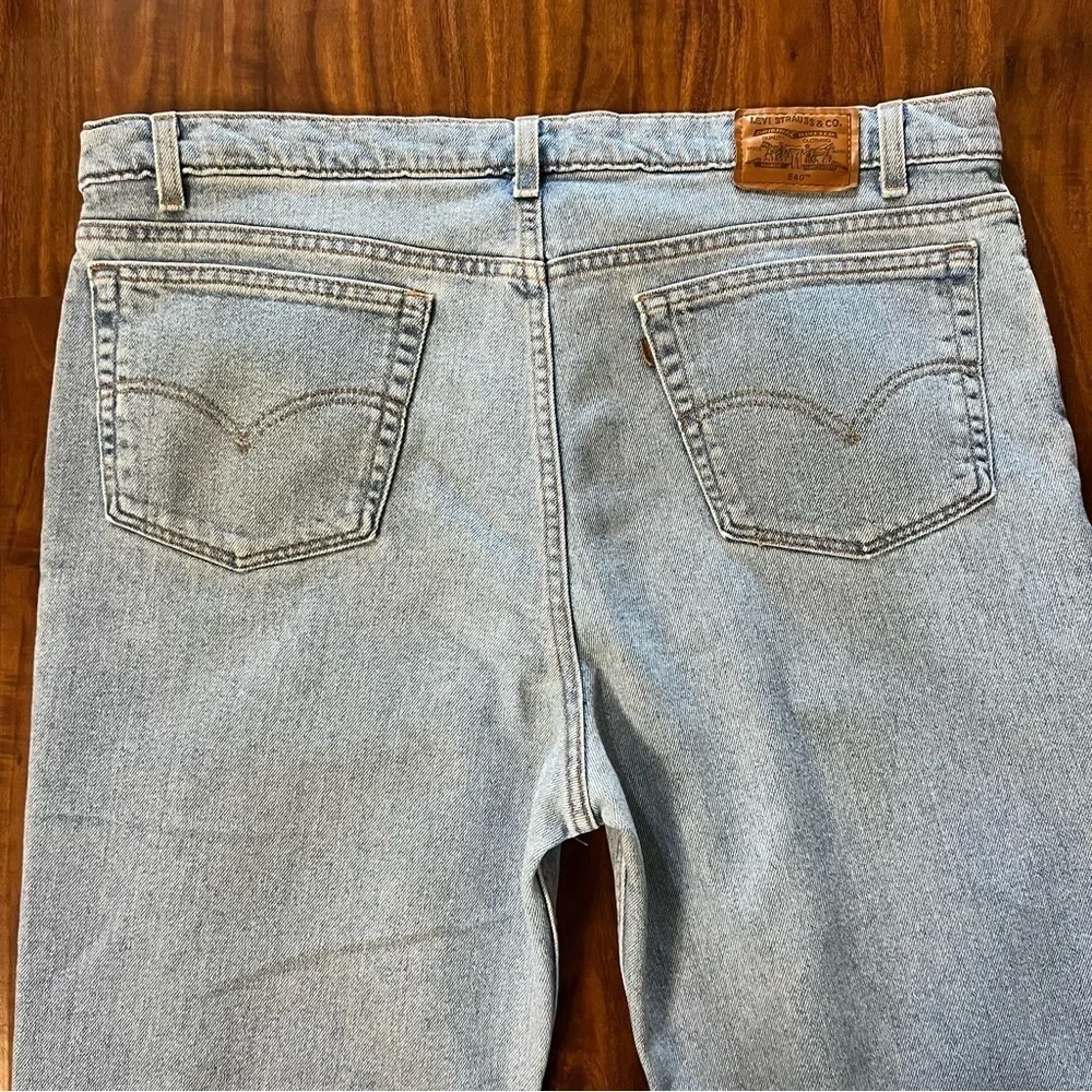 Vintage 90s Levi’s 540 Light Wash Flex Relaxed Fit Made in USA size 44 x 30